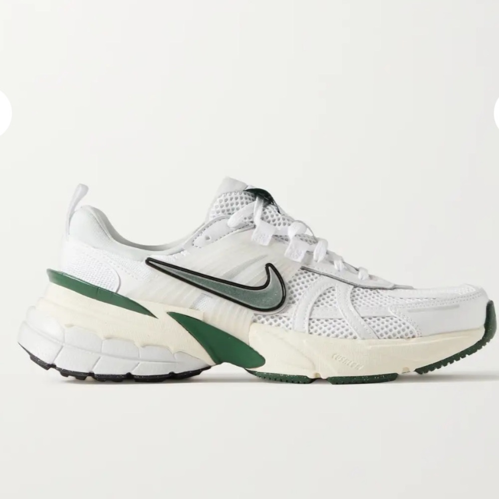BRAND NEW - SOLD OUT everywhere Women's Nike V2K Runtekk Running Shoes (8.5)